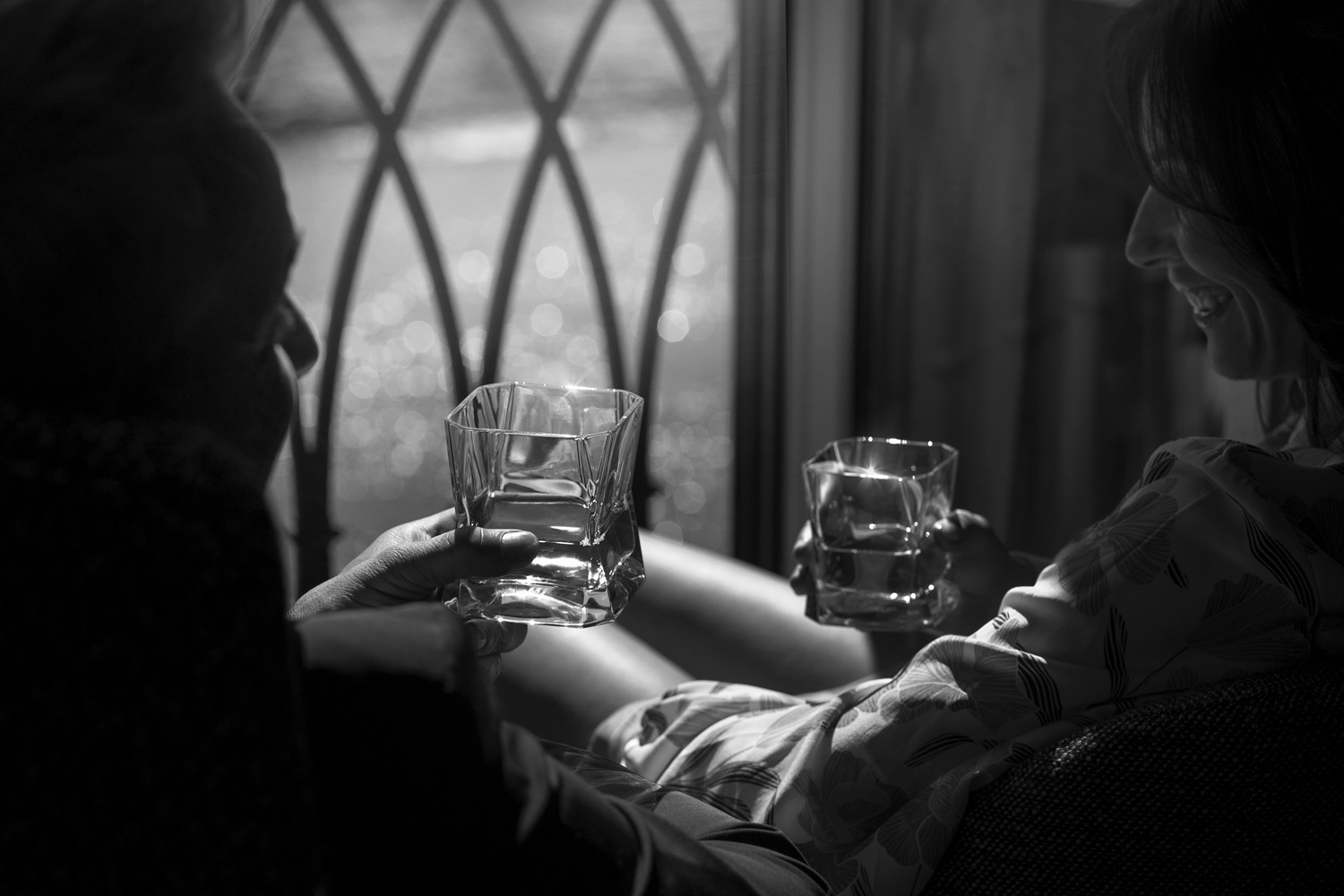 From elegant whisky tumblers to sleek cocktail glasses, our collection offers the perfect balance of style and functionality.